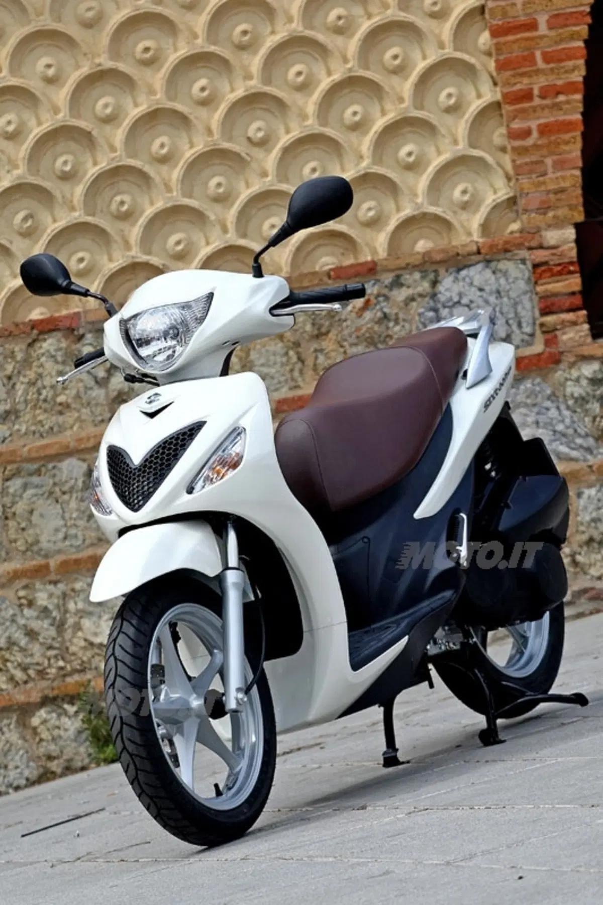 SUZUKI Sitxteen 125 e 150 (4)