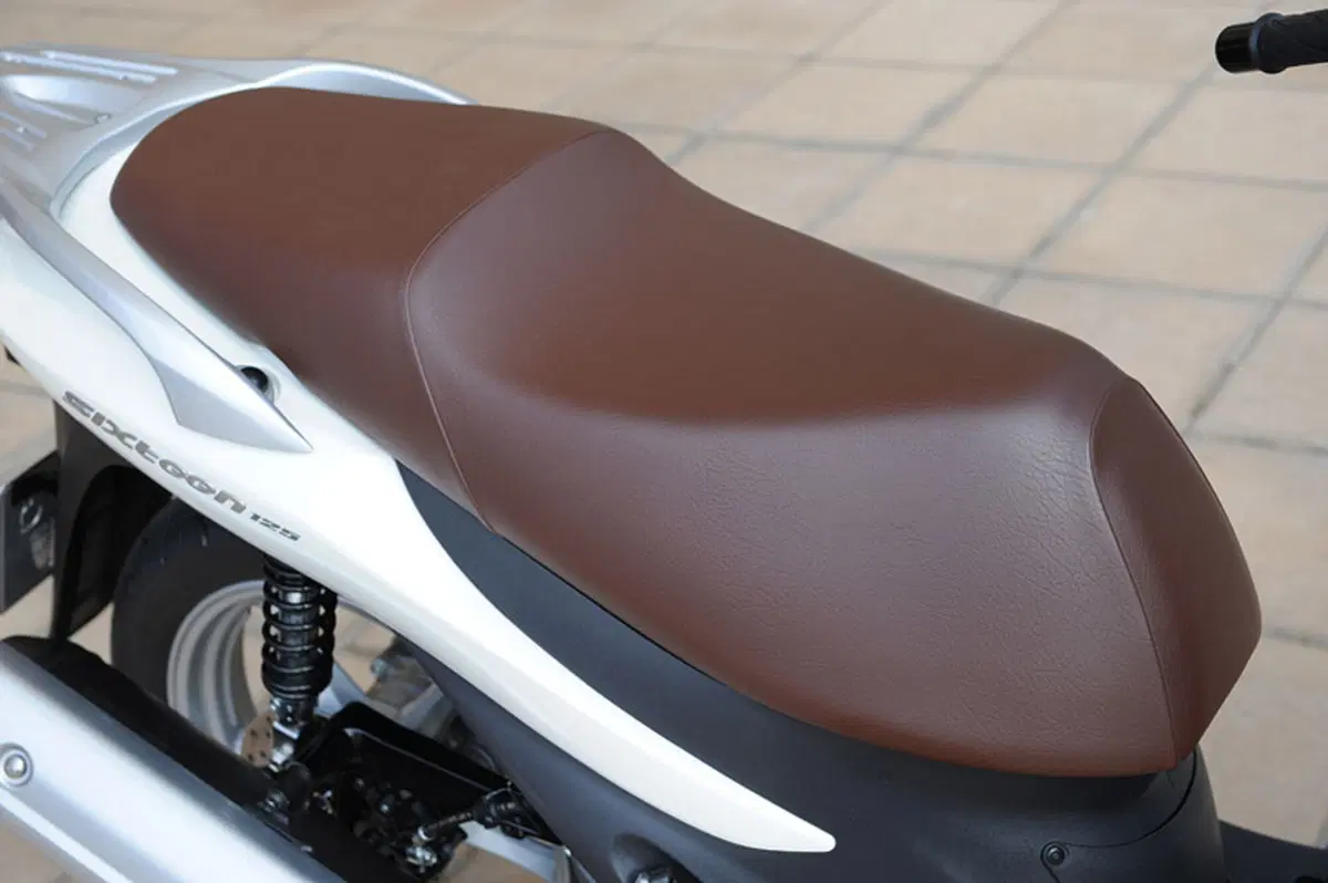 SUZUKI Sitxteen 125 e 150 (7)