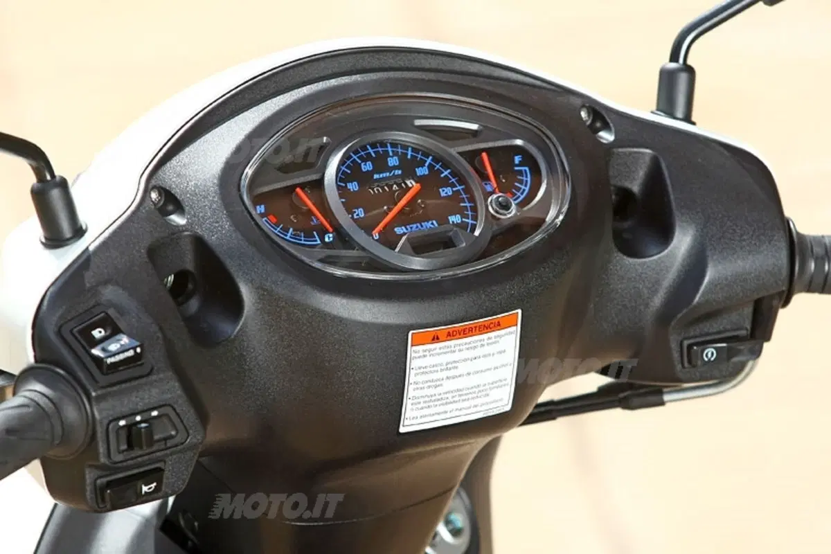SUZUKI Sitxteen 125 e 150 (9)