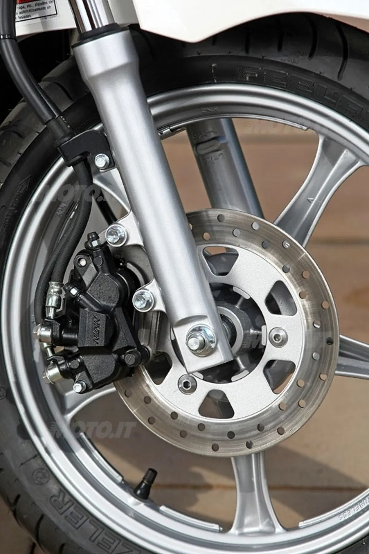 SUZUKI Sitxteen 125 e 150 (10)