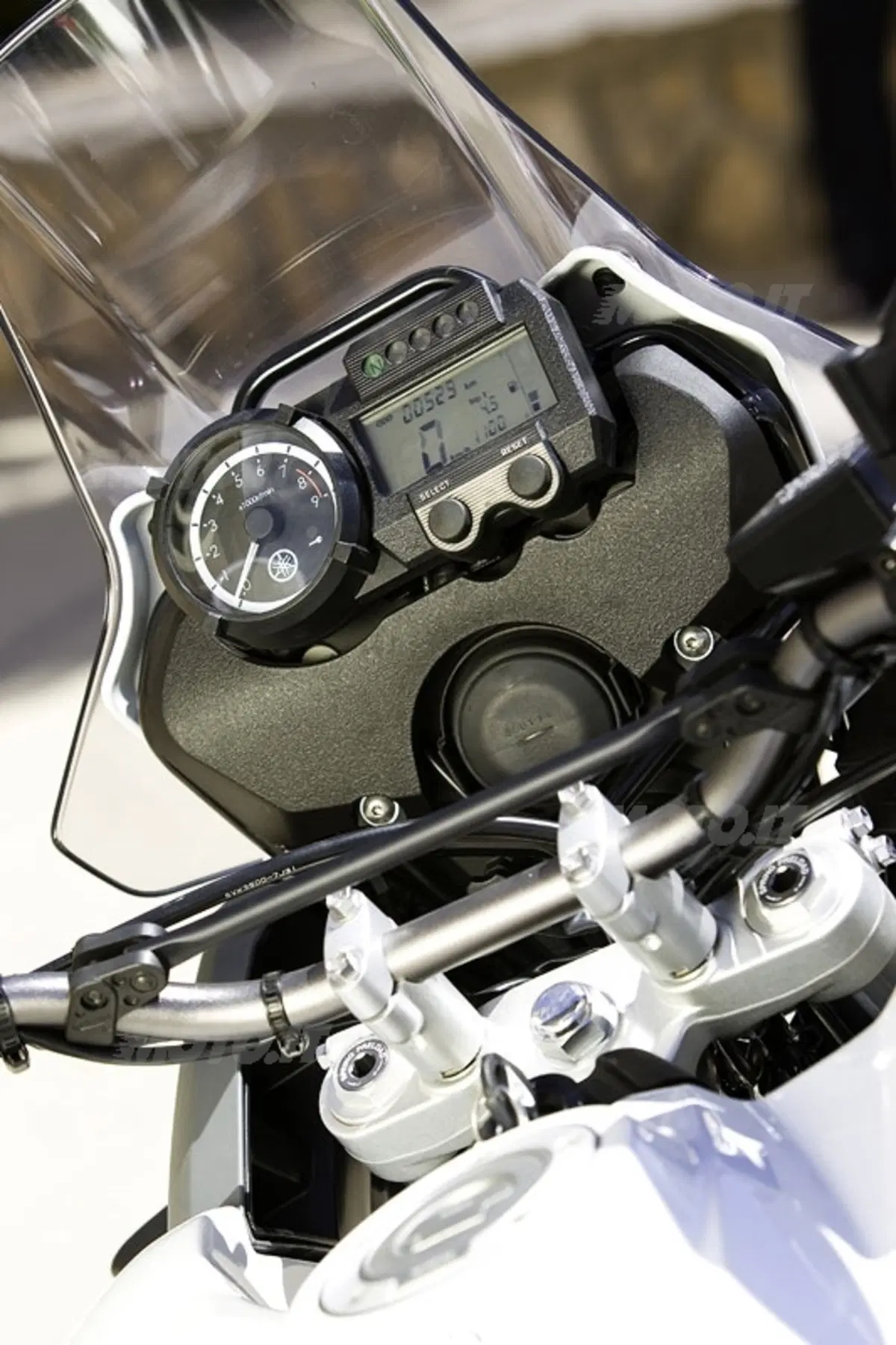 YAMAHA XT 660 Z Ténéré (9)