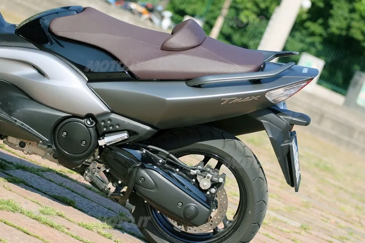 YAMAHA T-Max 500 (4)
