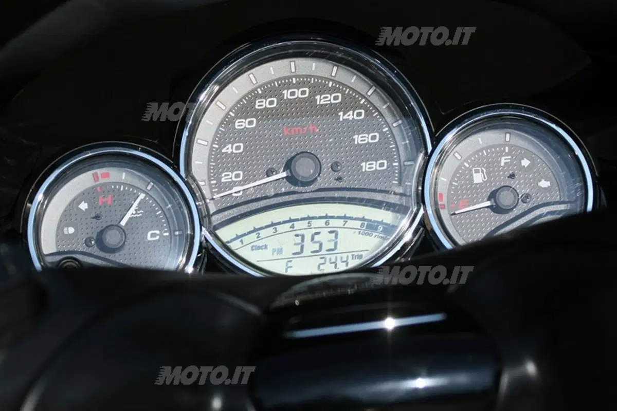 YAMAHA T-Max 500 (5)