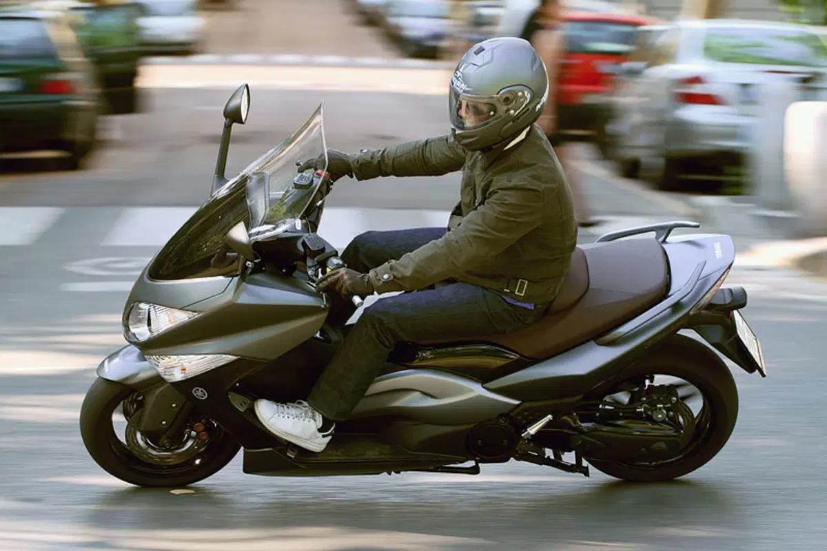 YAMAHA T-Max 500 (7)