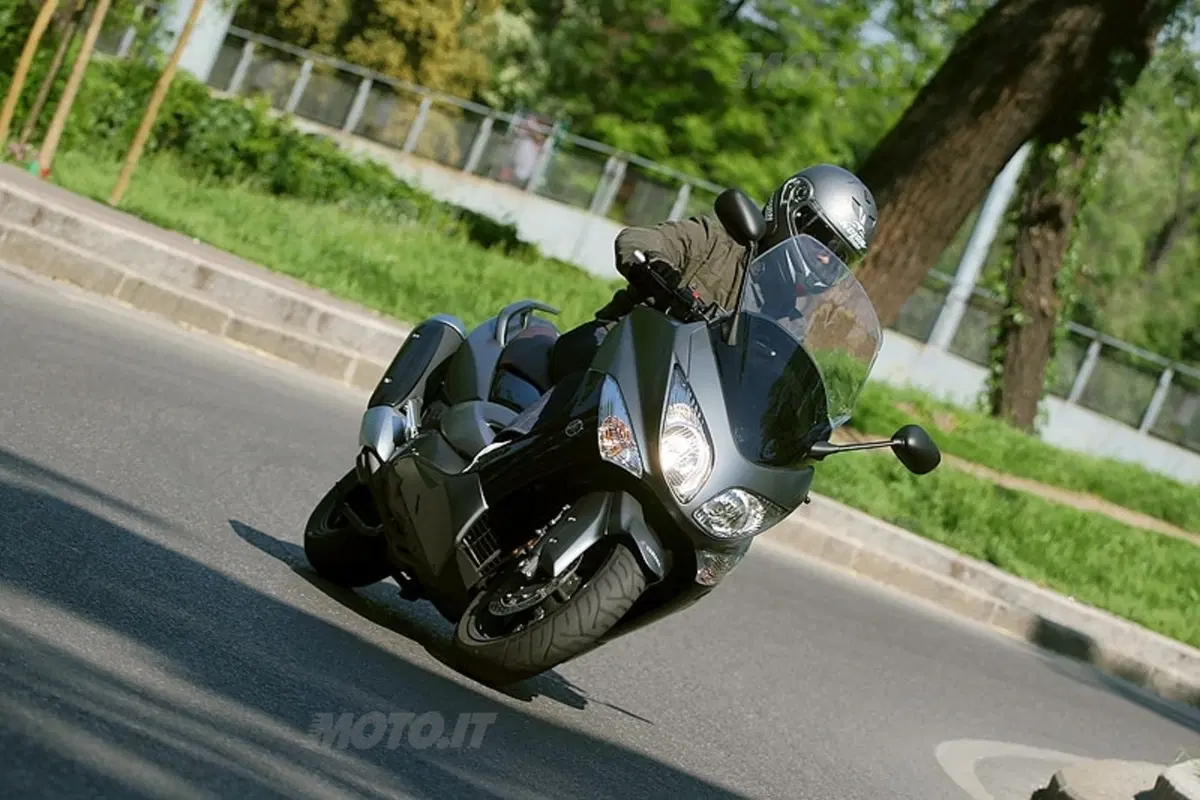 YAMAHA T-Max 500 (11)