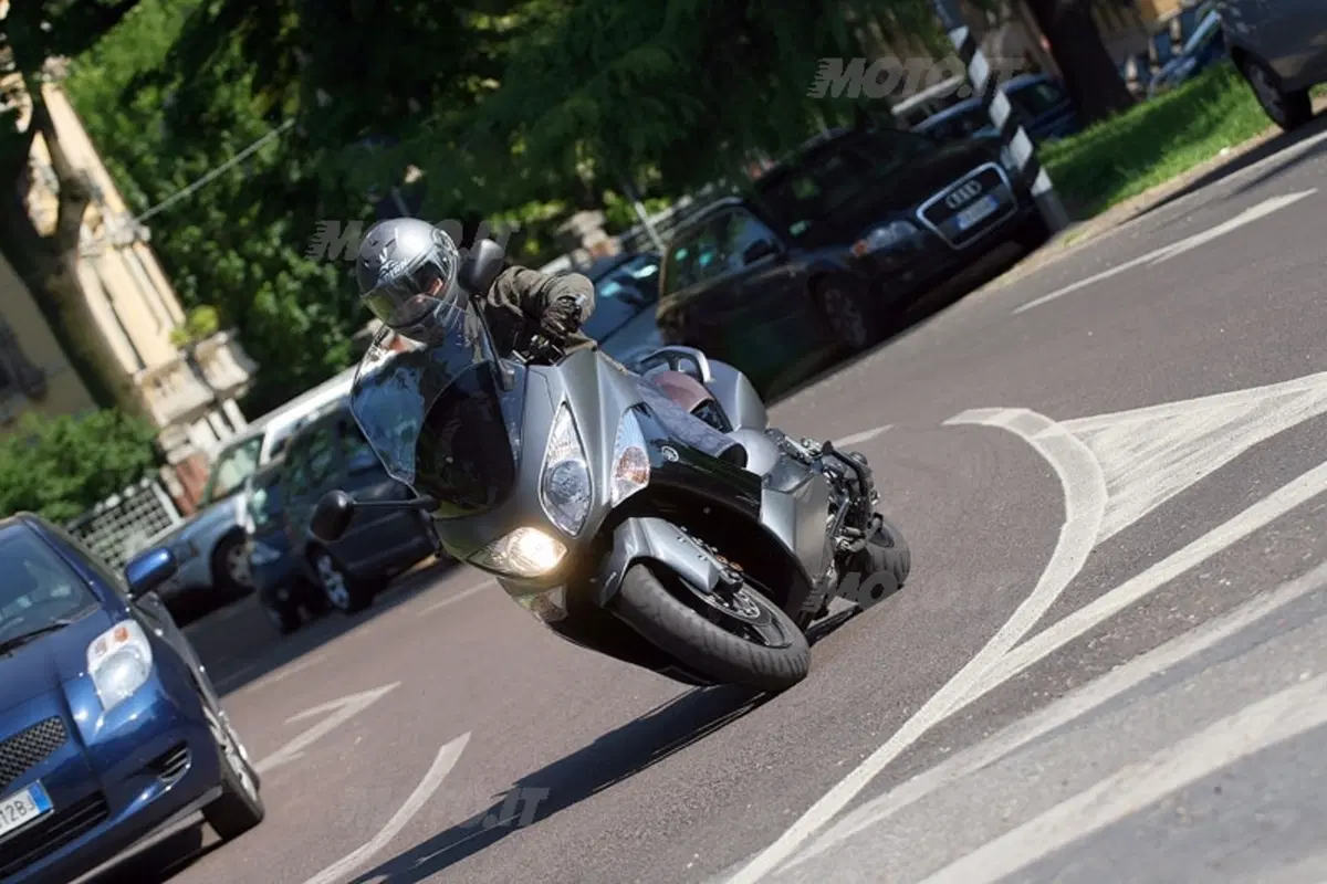 YAMAHA T-Max 500 (12)