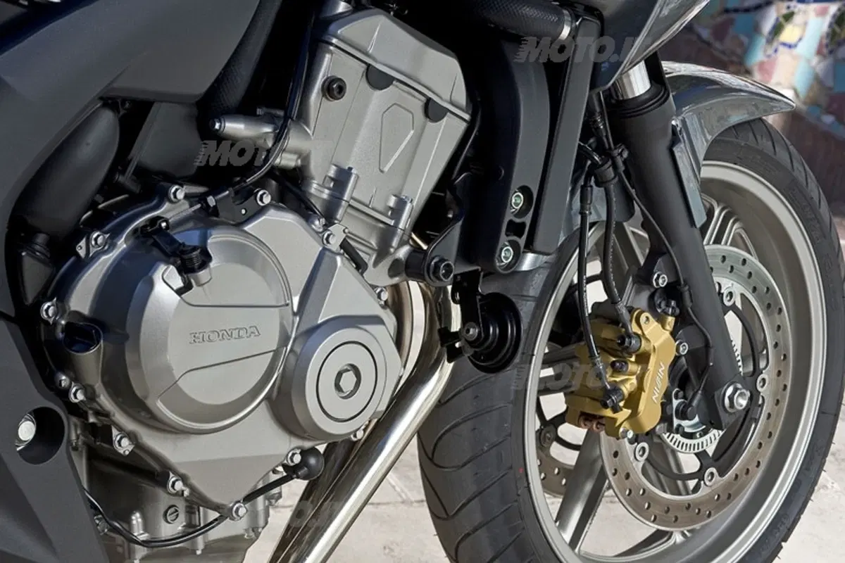 HONDA CBF 600 S (6)