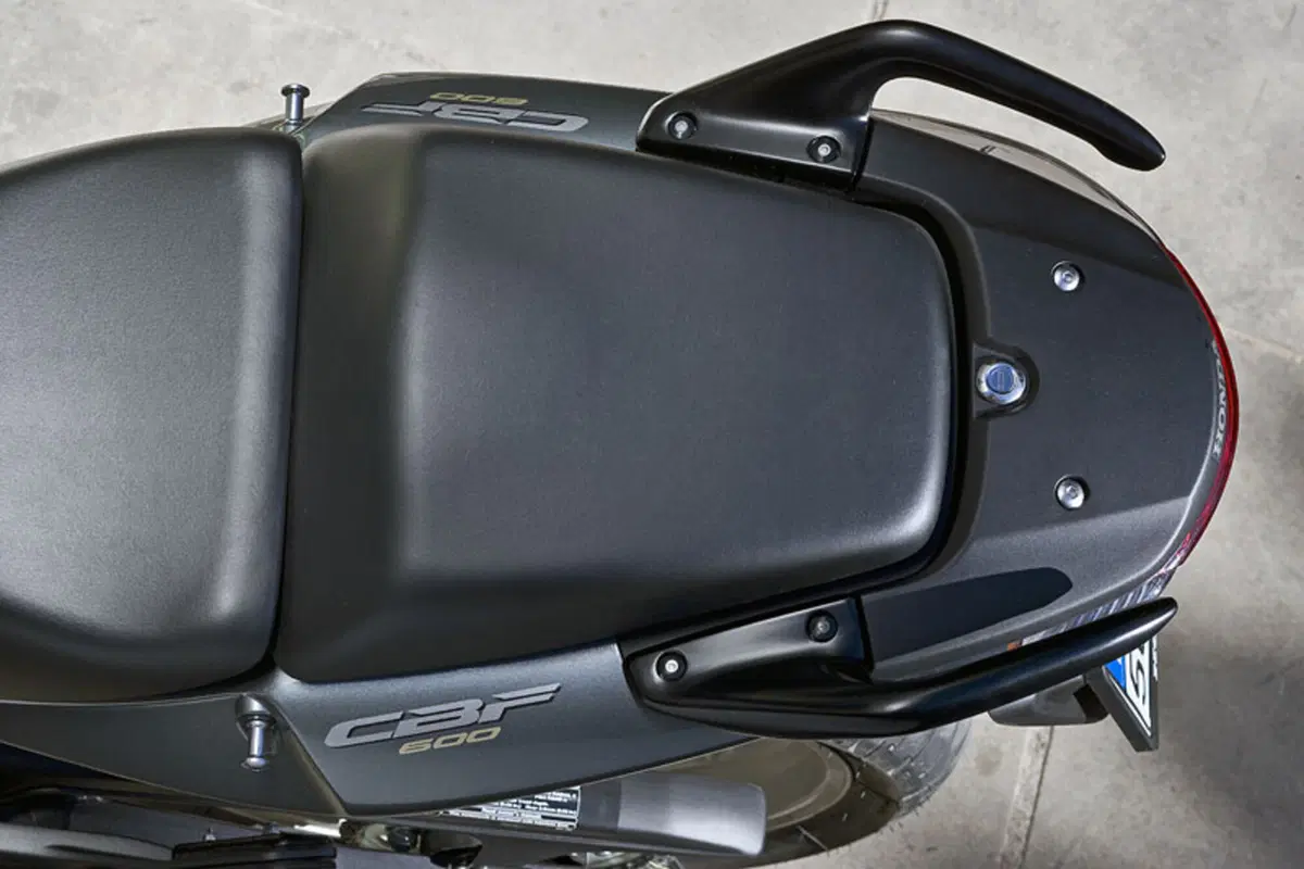 HONDA CBF 600 S (8)