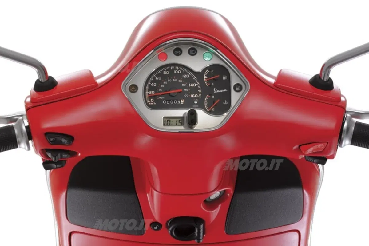 VESPA GTS 125 Super (5)