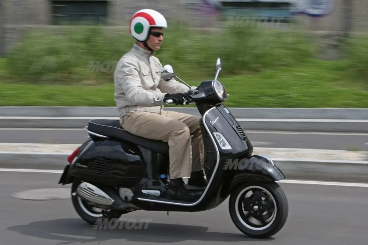 VESPA GTS 125 Super (9)