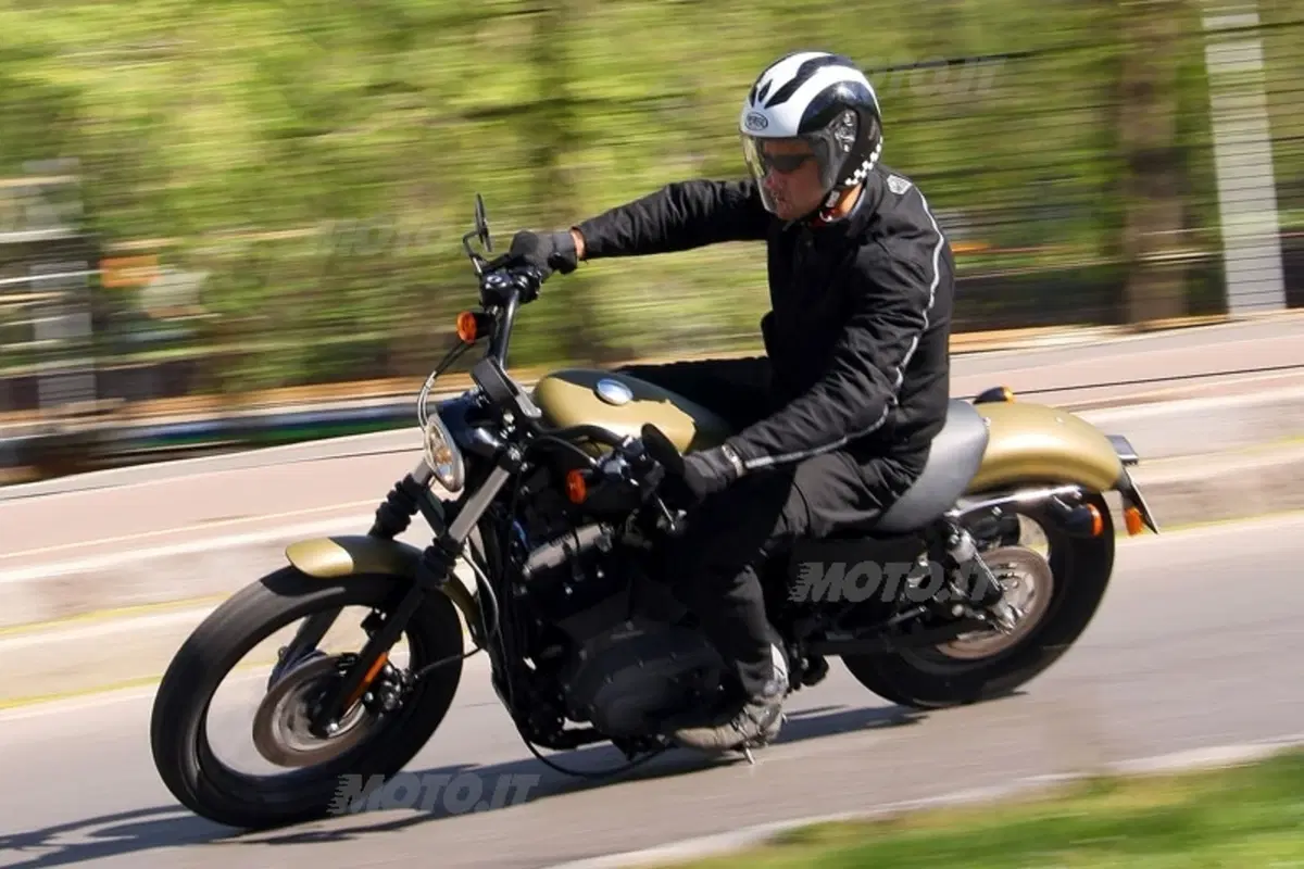 HARLEY DAVIDSON Sportster XL 1200N Nightster (10)