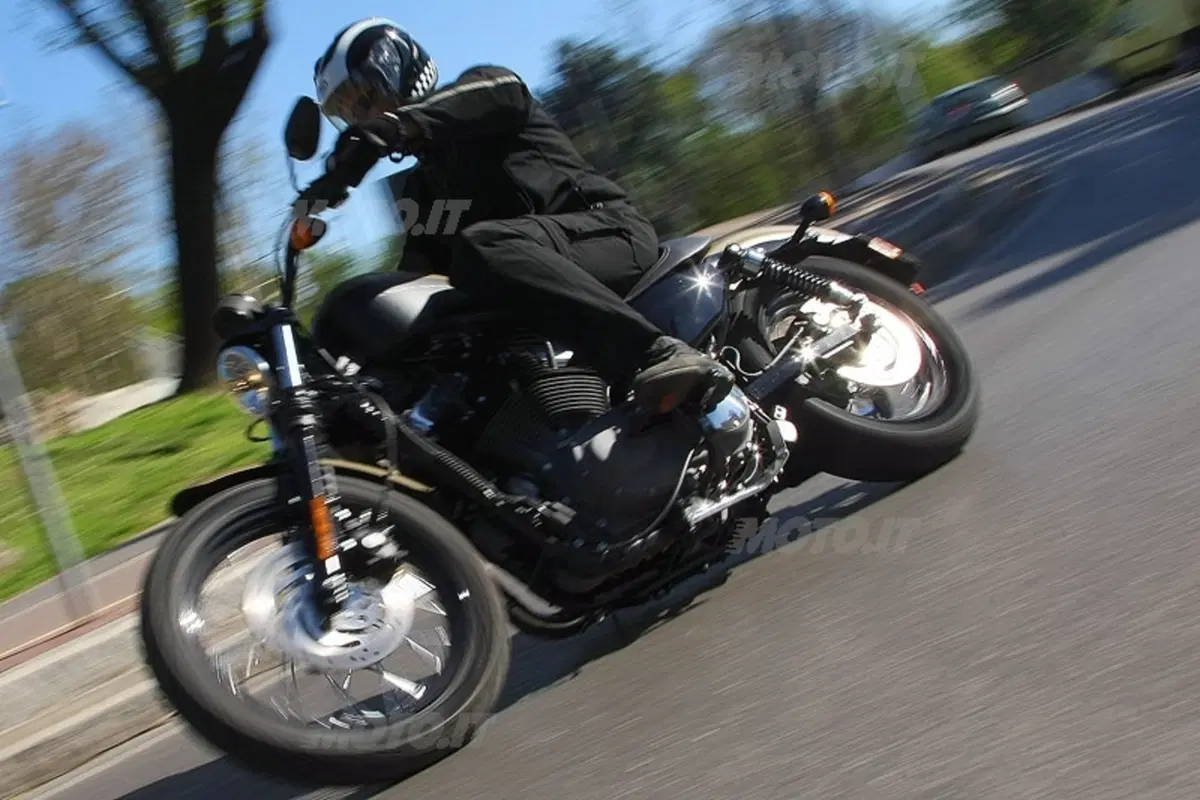 HARLEY DAVIDSON Sportster XL 1200N Nightster (12)