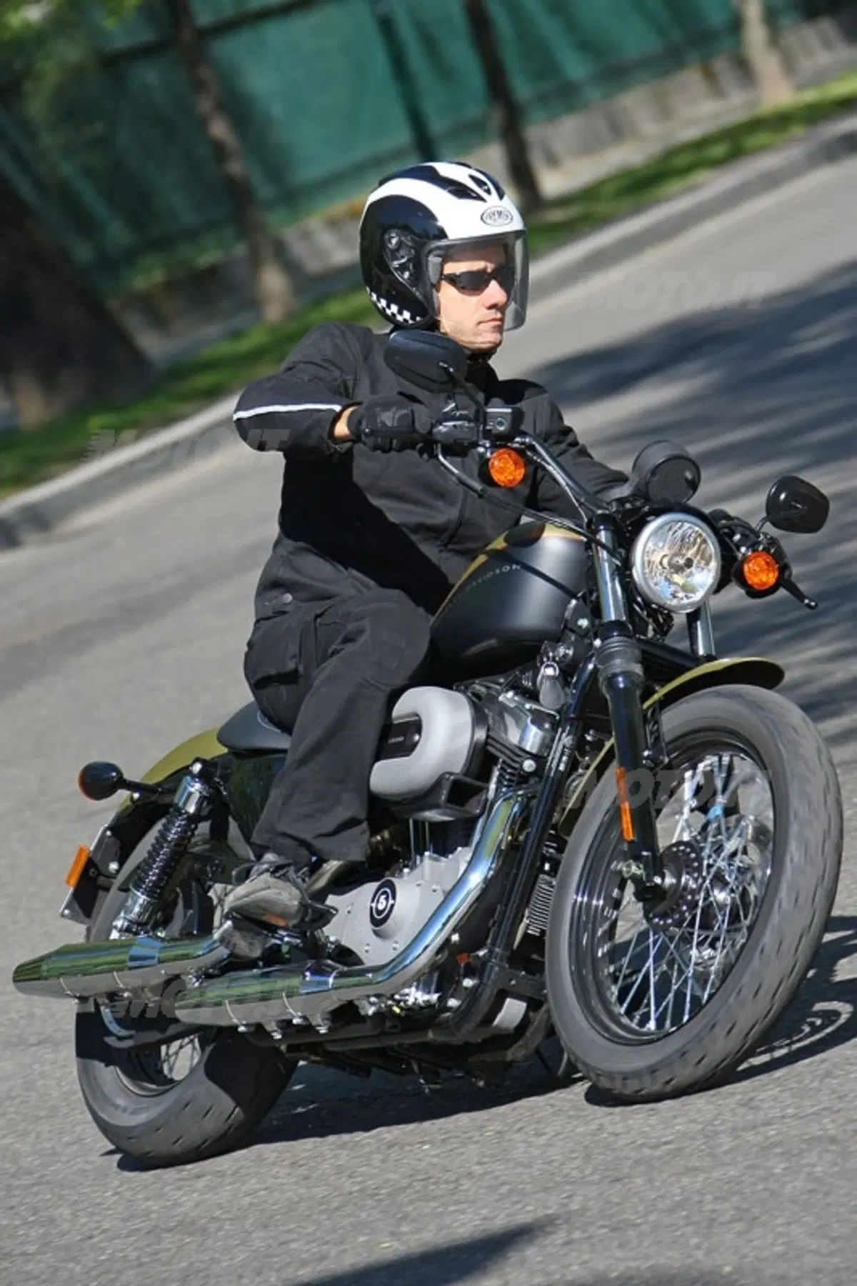 HARLEY DAVIDSON Sportster XL 1200N Nightster (14)