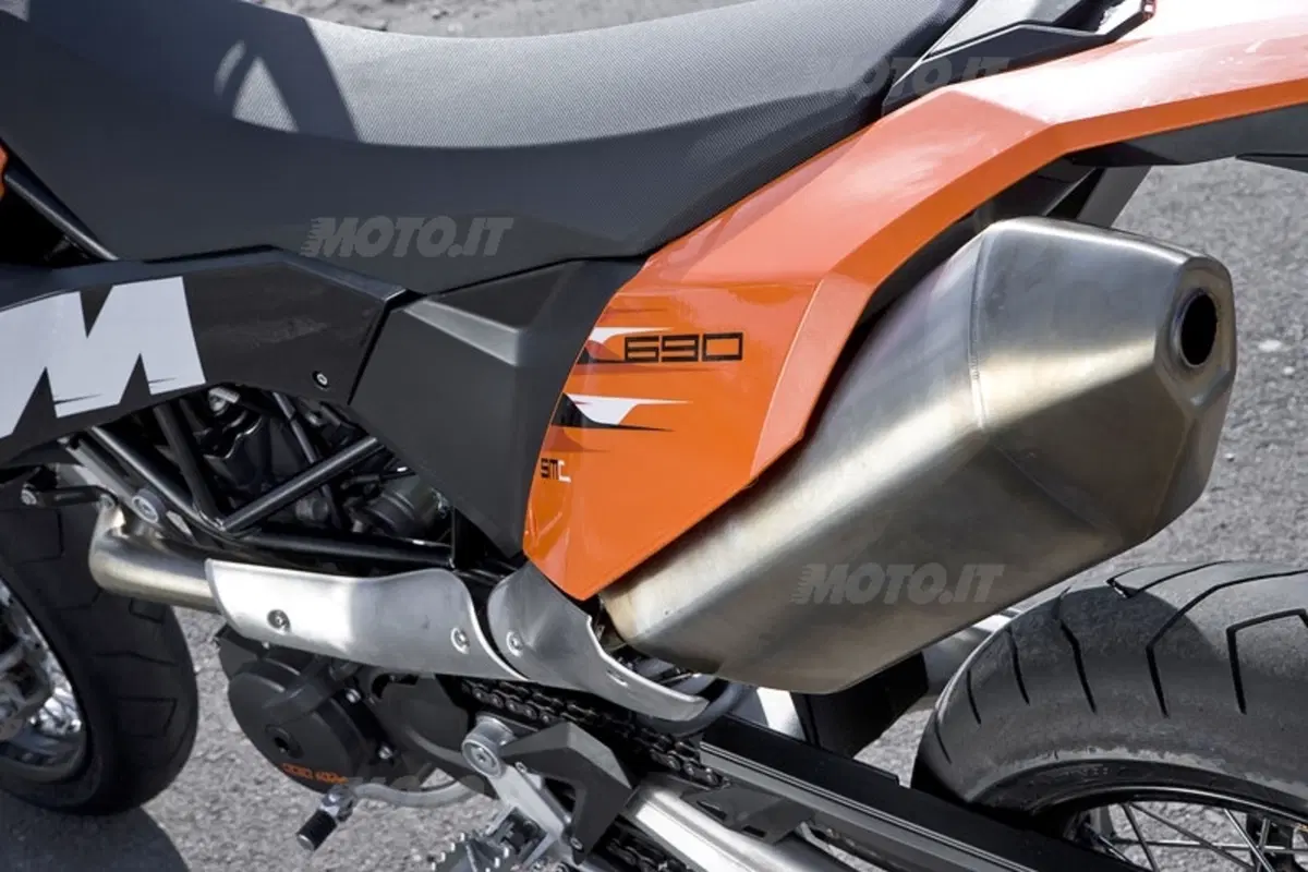 KTM 690 SMC e 690 Enduro (7)