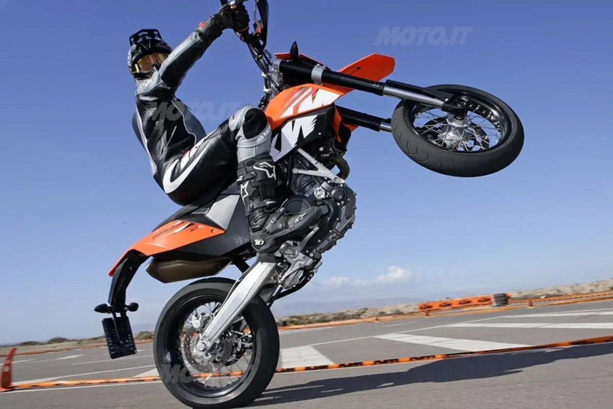 KTM 690 SMC e 690 Enduro (15)