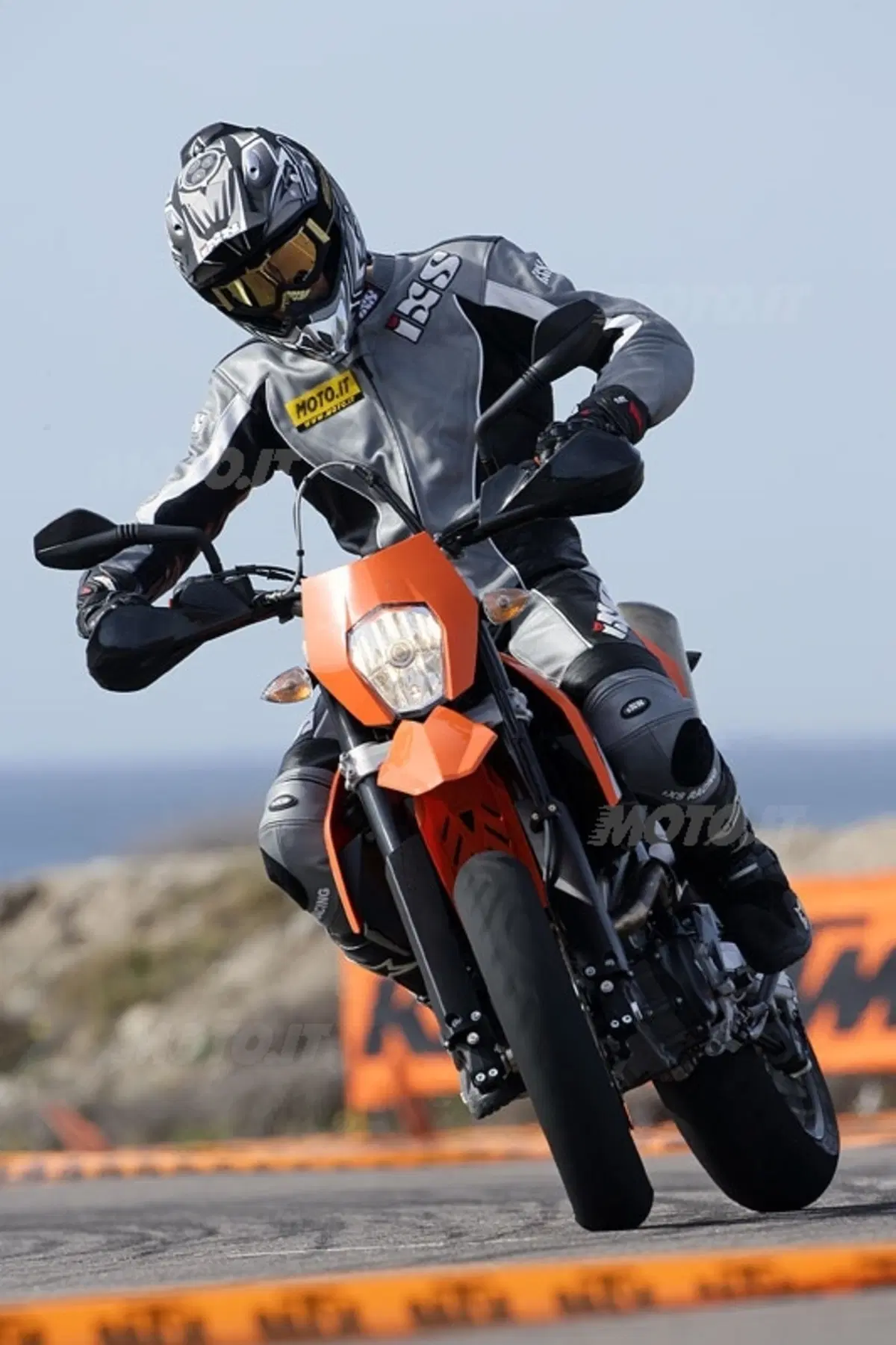 KTM 690 SMC e 690 Enduro (18)