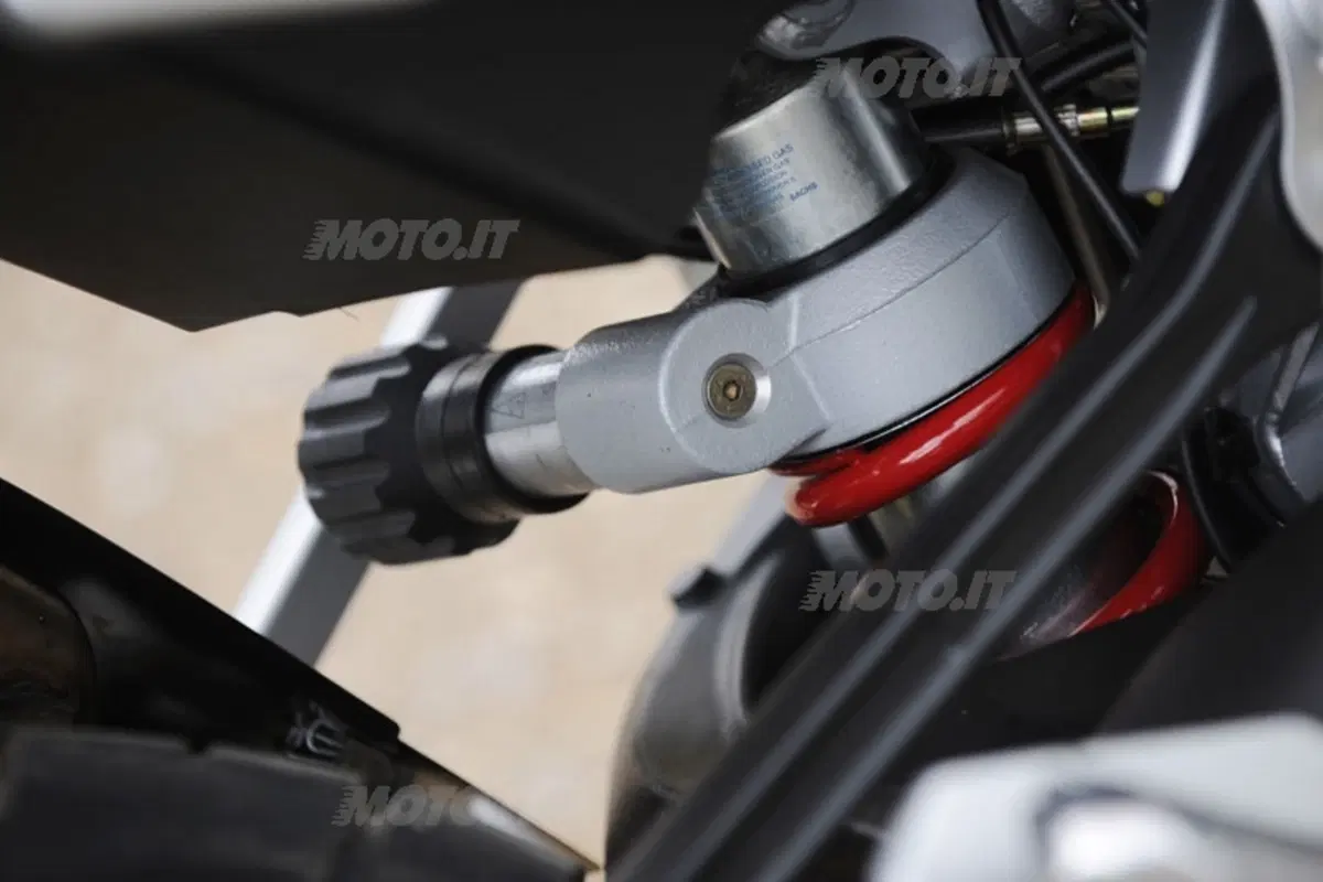MOTO GUZZI Stelvio 1200 4V (9)
