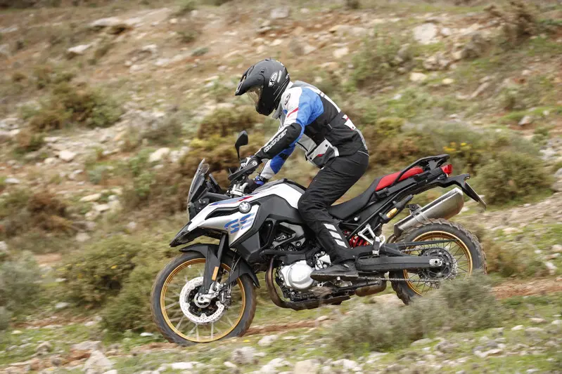 Il prezzo della F850GS &egrave; di 12.550 euro (primo tagliando incluso). Exclusive e Rallye costano 270 euro in pi&ugrave;