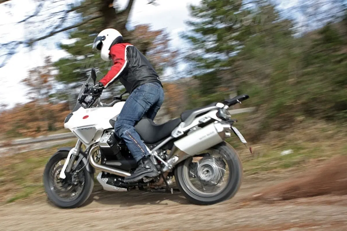 MOTO GUZZI Stelvio 1200 4V (11)
