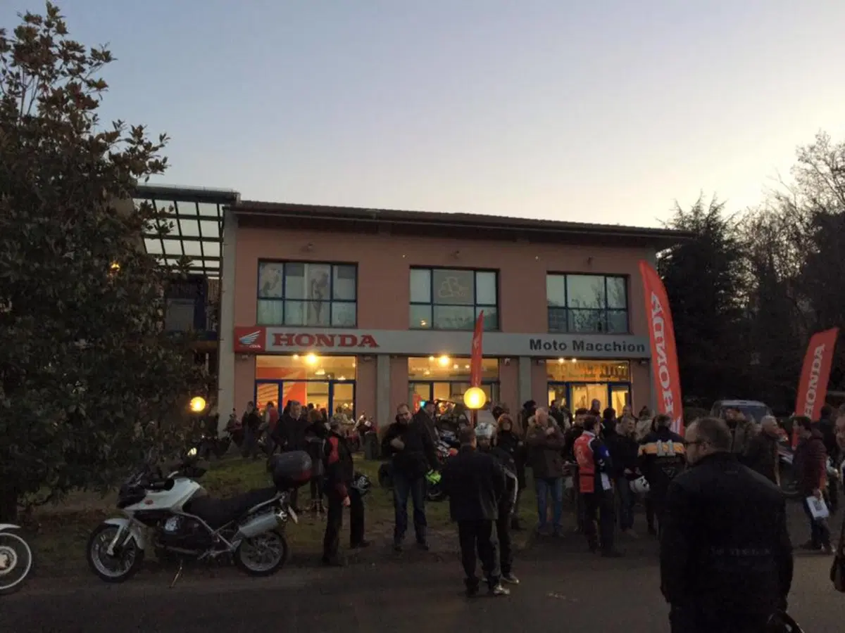 Grande successo per l'Africa Twin Christmas Party  (10)