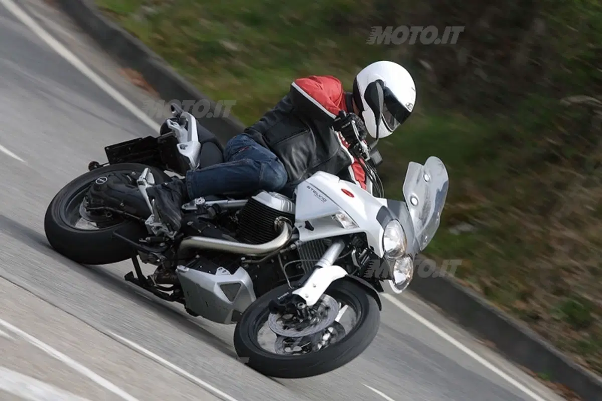 MOTO GUZZI Stelvio 1200 4V (12)