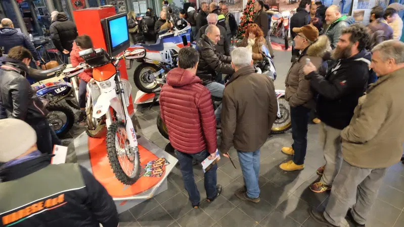 Grande successo per l'Africa Twin Christmas Party 