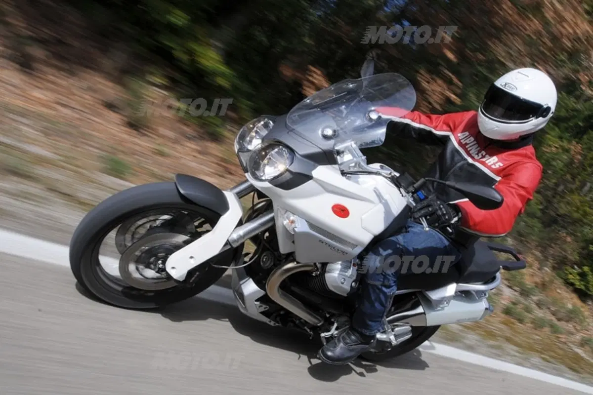 MOTO GUZZI Stelvio 1200 4V (18)