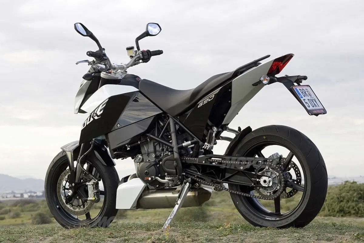 KTM  Duke 690 (3)
