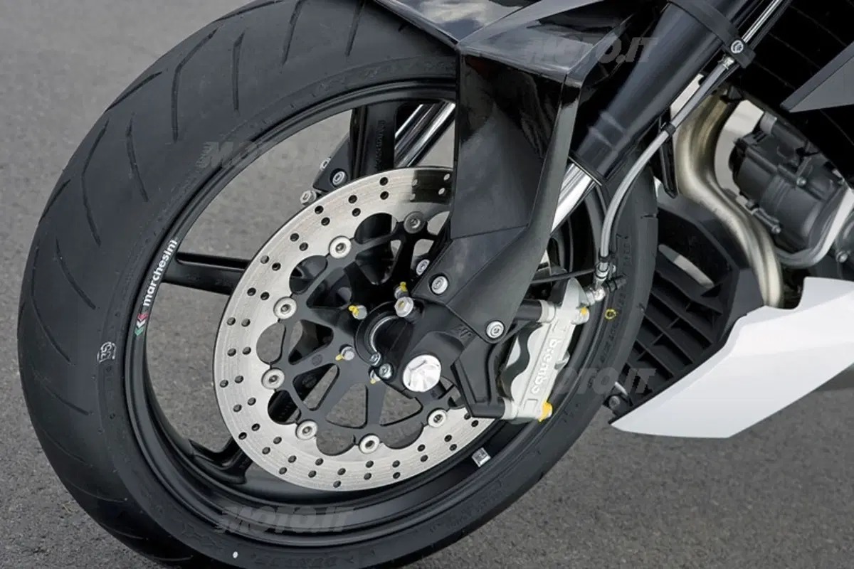 KTM  Duke 690 (6)