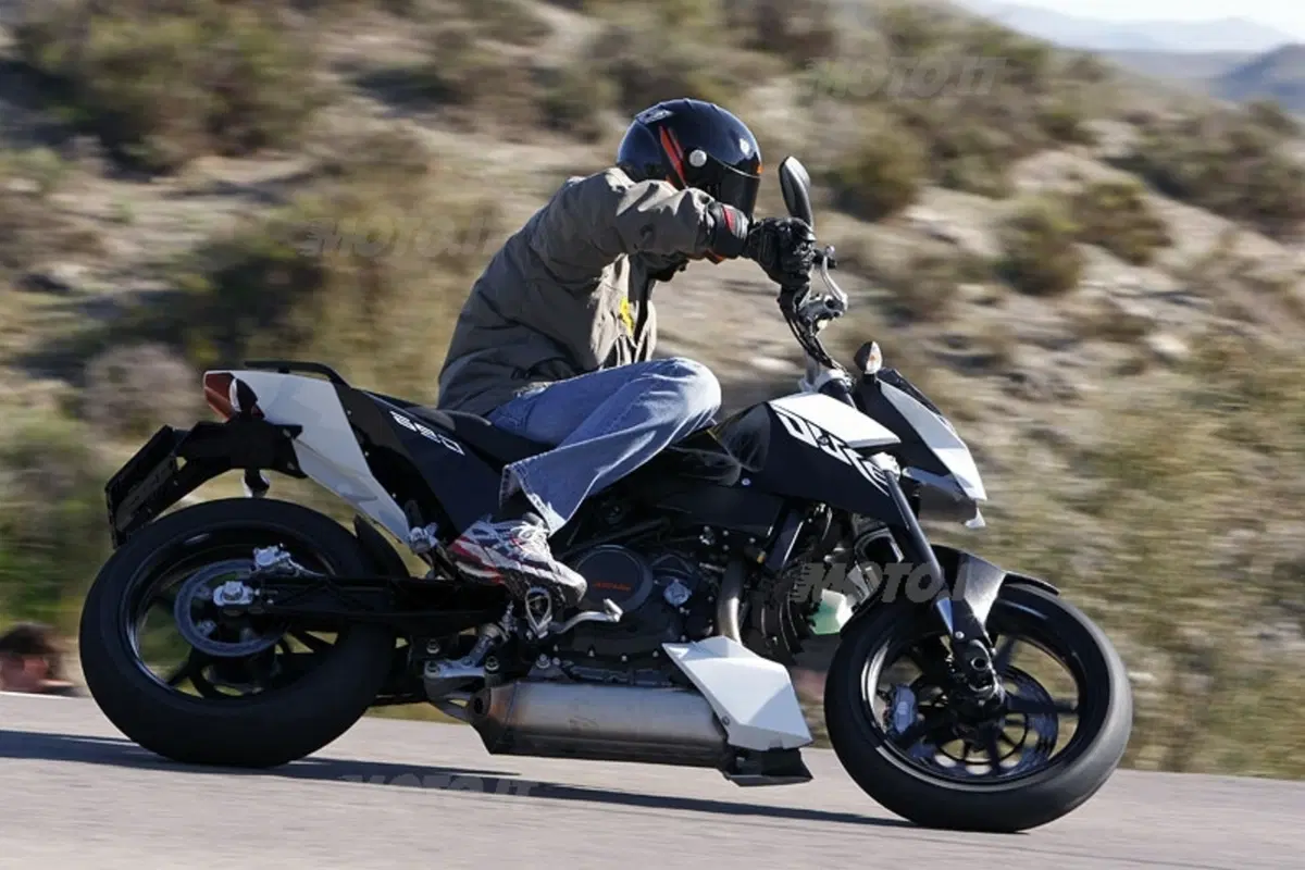 KTM  Duke 690 (14)