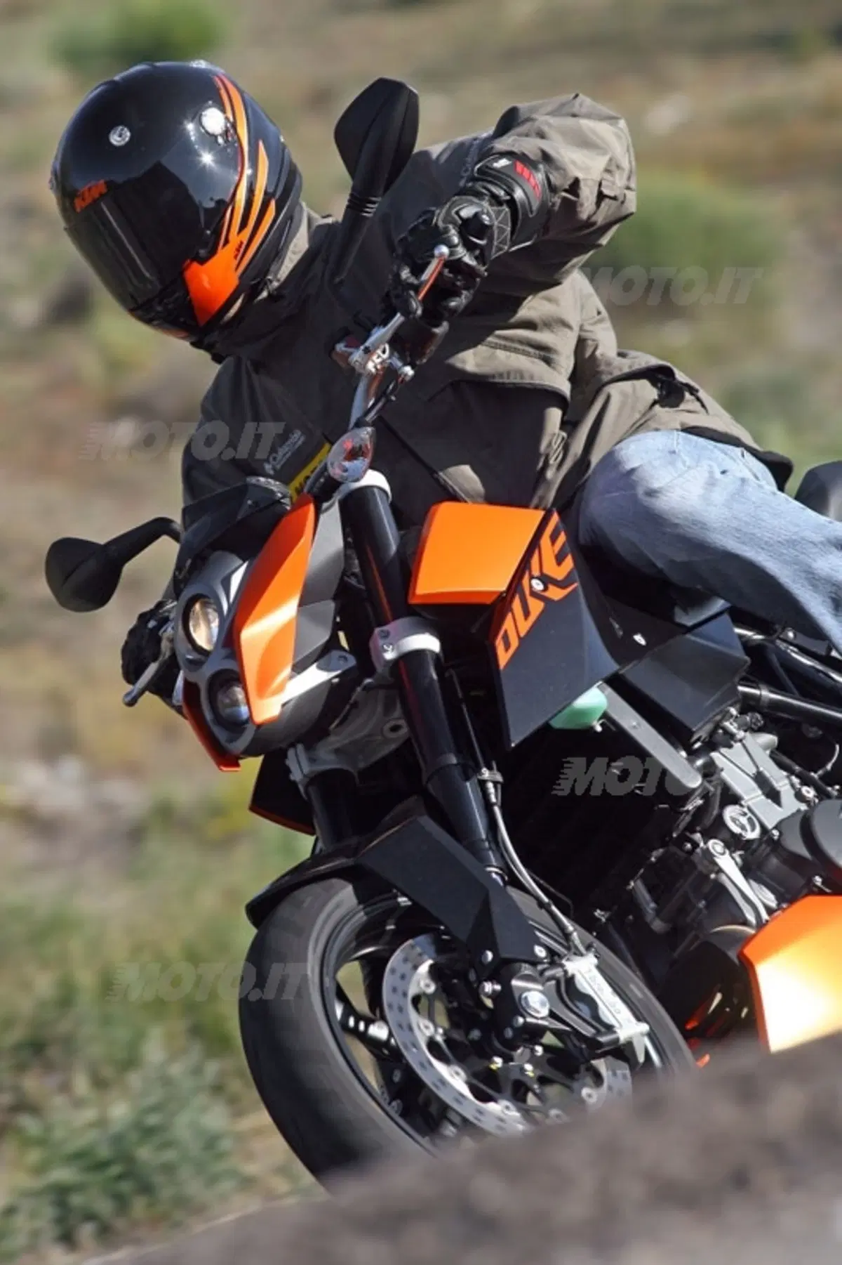 KTM  Duke 690 (15)