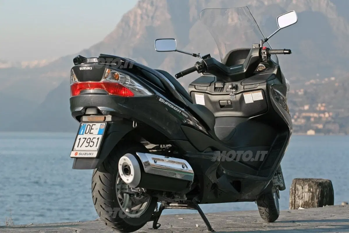 SUZUKI  Burgman AN 400 K8 (2)