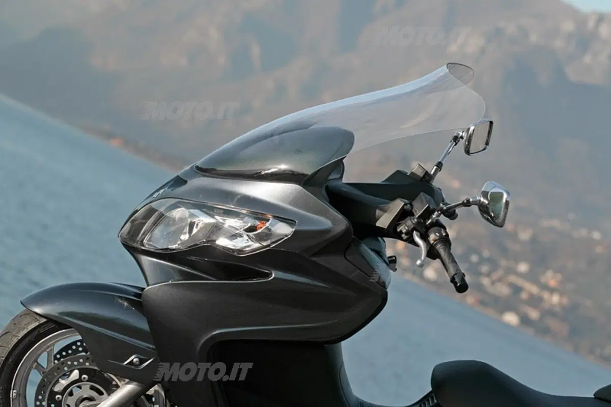 SUZUKI  Burgman AN 400 K8 (4)
