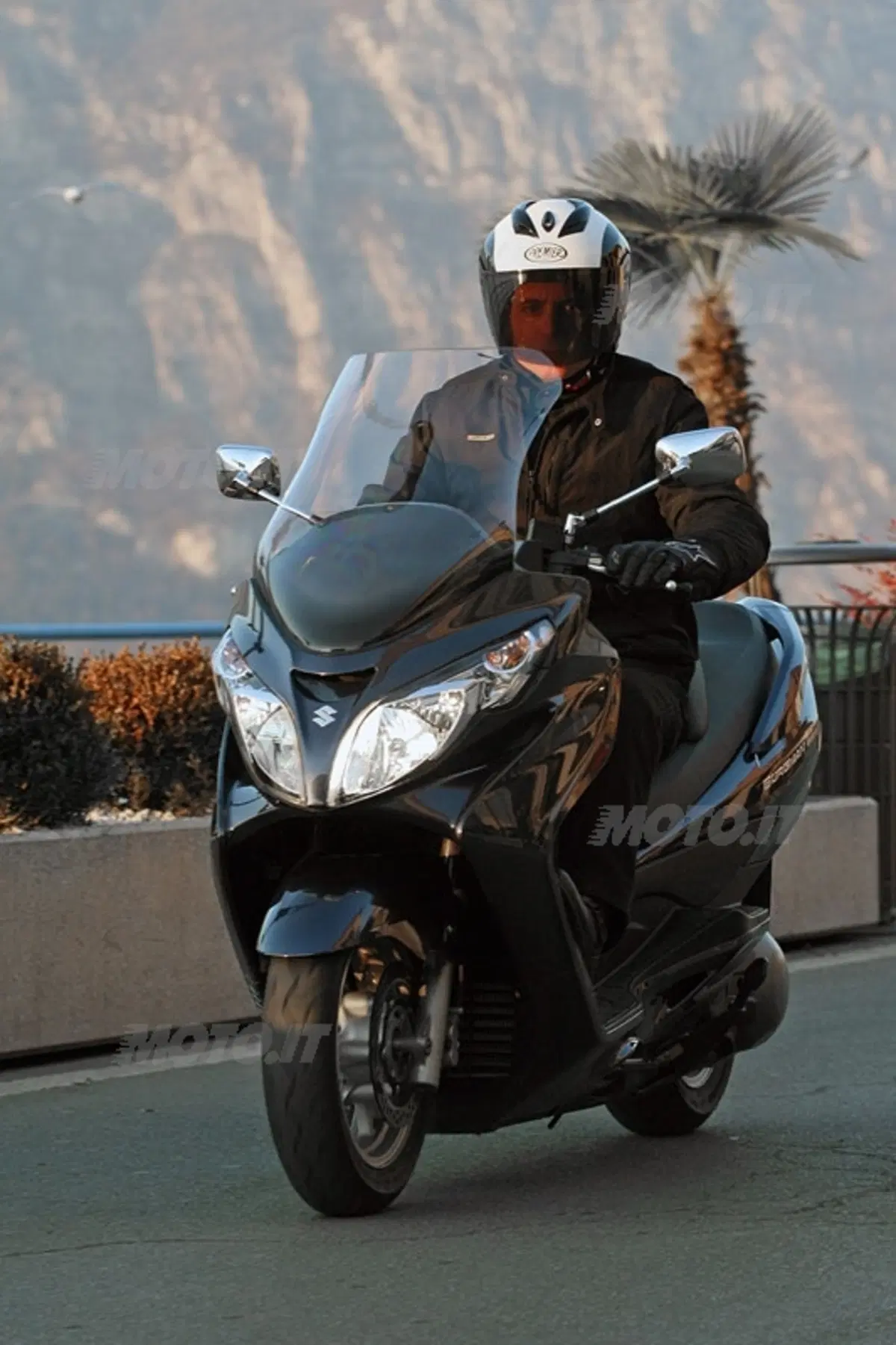 SUZUKI  Burgman AN 400 K8 (9)