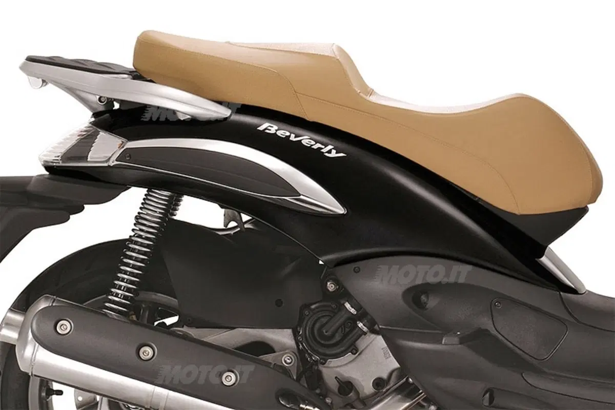 PIAGGIO Beverly Tourer (6)