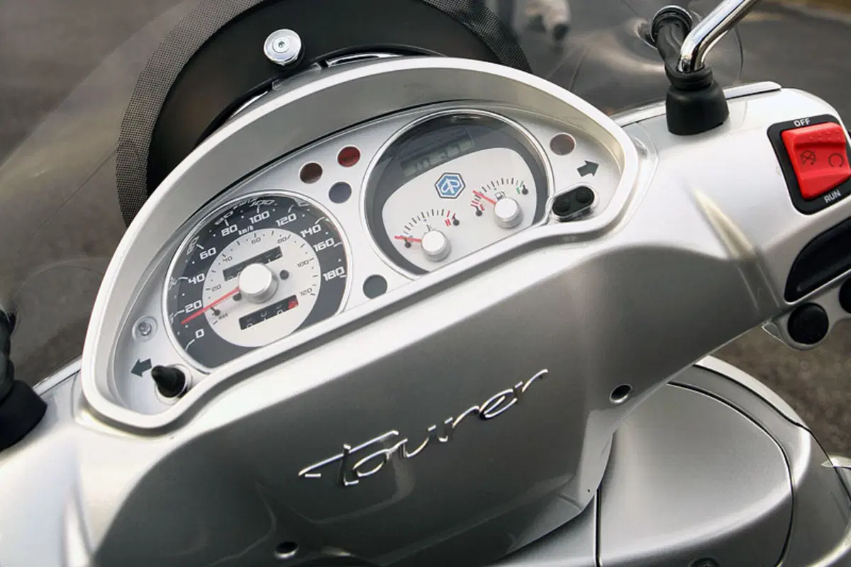 PIAGGIO Beverly Tourer (7)