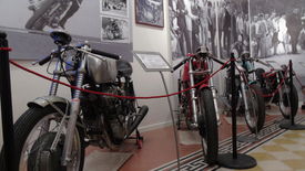 Un posto a sé stante era dedicato alle stupende repliche delle moto da Gran Premio realizzate da Arturo Serri per la sua collezione personale. A Castelfiorentino erano presenti una Ducati 250 bicilindrica, una Morini 250 bialbero, una Bianchi 250 GP e una Gilera 125 “Mosca Bianca”