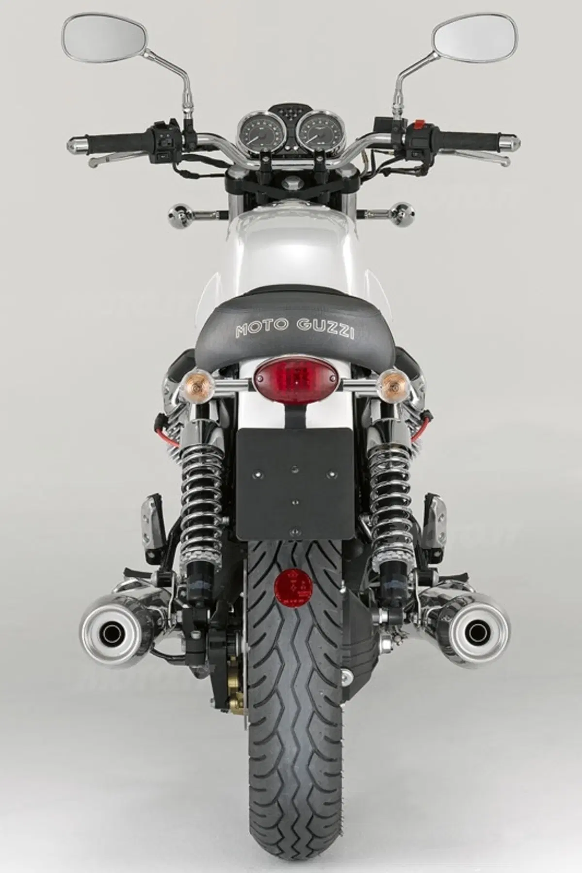 MOTO GUZZI V7 Classic (3)
