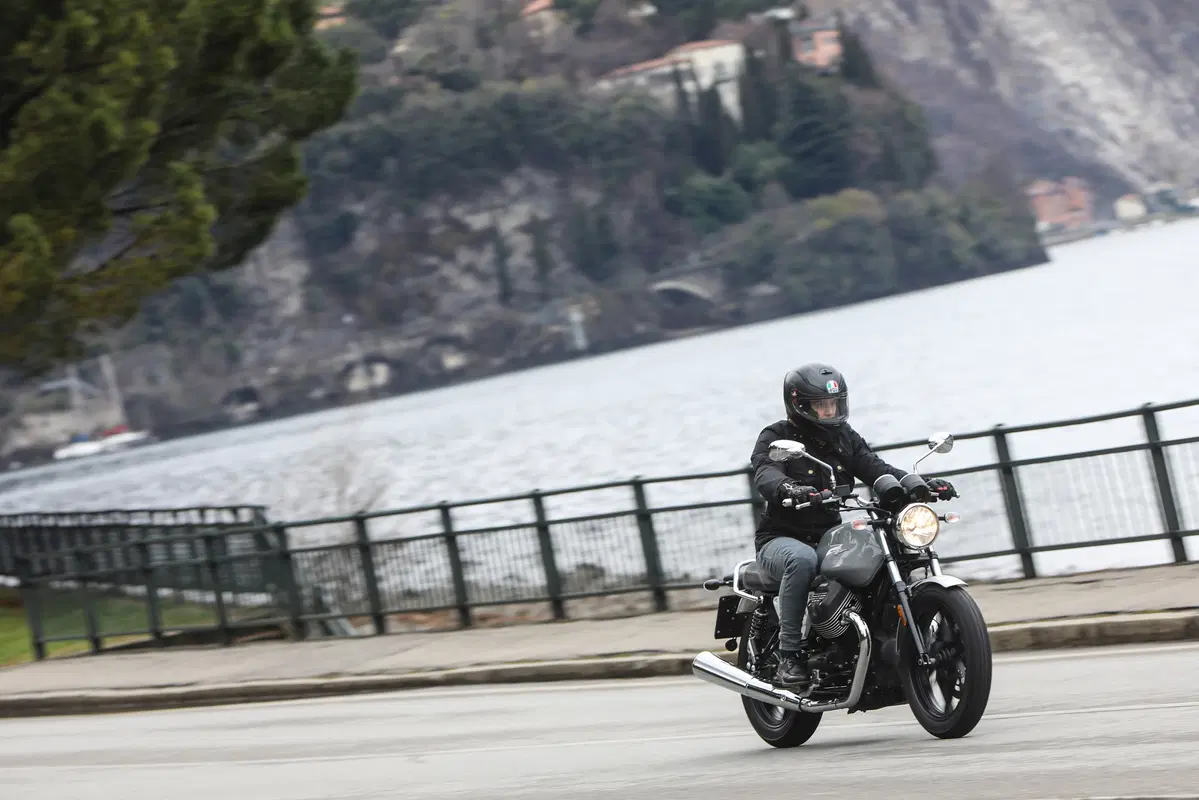 Moto Guzzi V7 III 2018, il test delle tre nuove versioni  (2)