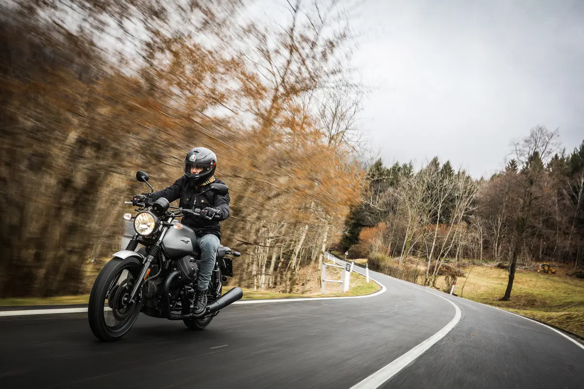 Moto Guzzi V7 III 2018, il test delle tre nuove versioni  (22)