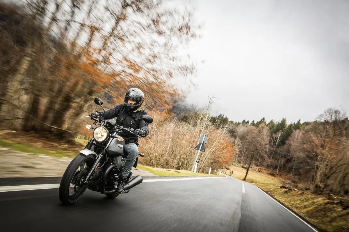 Moto Guzzi V7 III 2018, il test delle tre nuove versioni  (26)