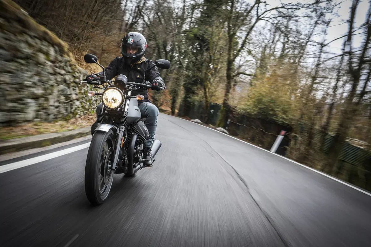 Moto Guzzi V7 III 2018, il test delle tre nuove versioni  (24)