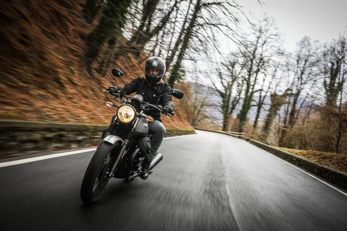 Moto Guzzi V7 III 2018, il test delle tre nuove versioni  (27)