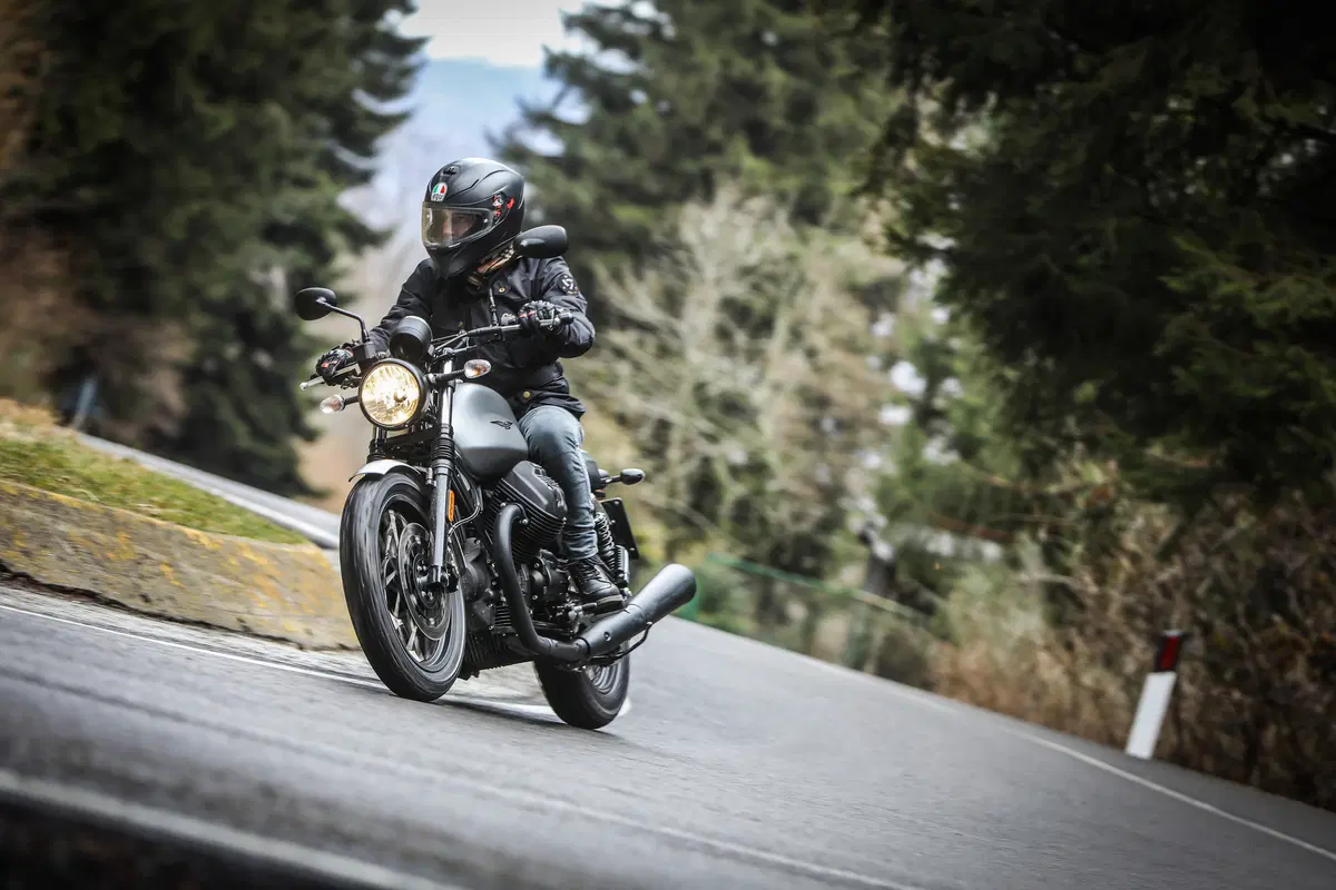 Moto Guzzi V7 III 2018, il test delle tre nuove versioni  (30)