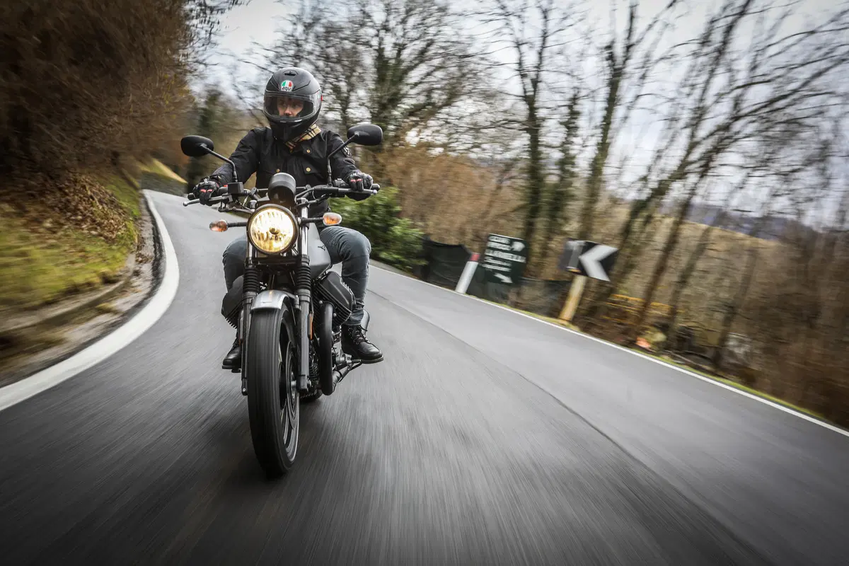 Moto Guzzi V7 III 2018, il test delle tre nuove versioni  (31)