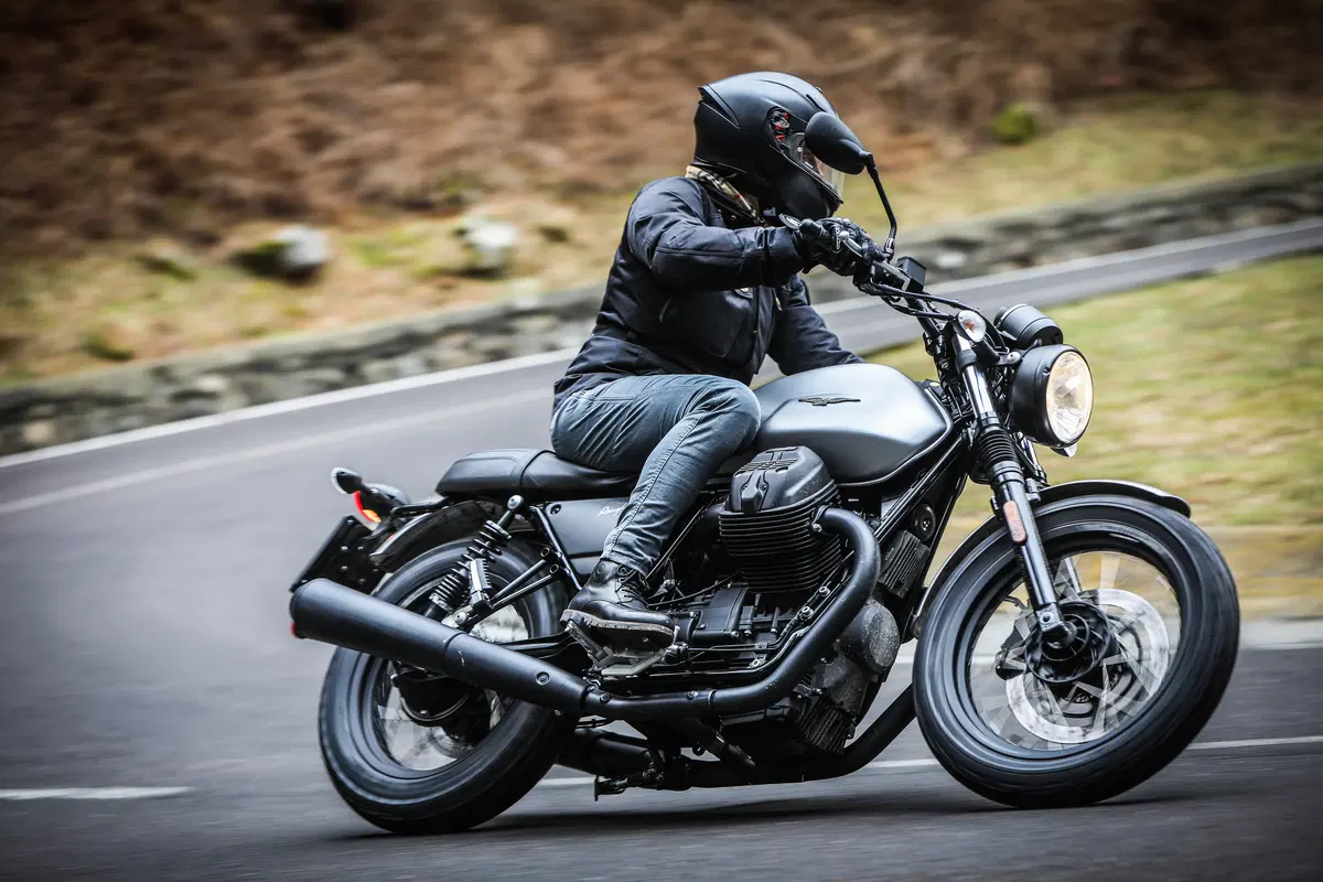 Moto Guzzi V7 III 2018, il test delle tre nuove versioni  (33)