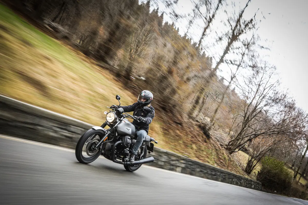 Moto Guzzi V7 III 2018, il test delle tre nuove versioni  (34)