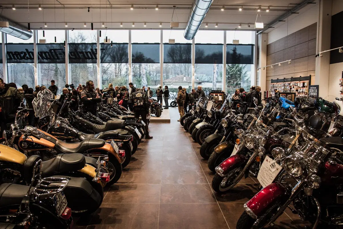 Harley-Davidson Bergamo, nuova sede con area relax e più abbigliamento (7)
