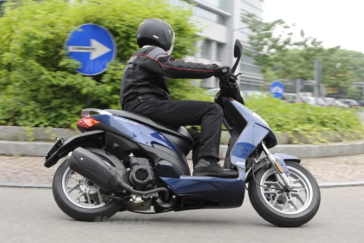 APRILIA Sportcity One e Cube (12)