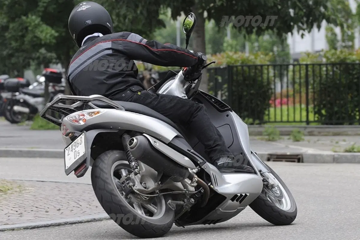 APRILIA Sportcity One e Cube (15)